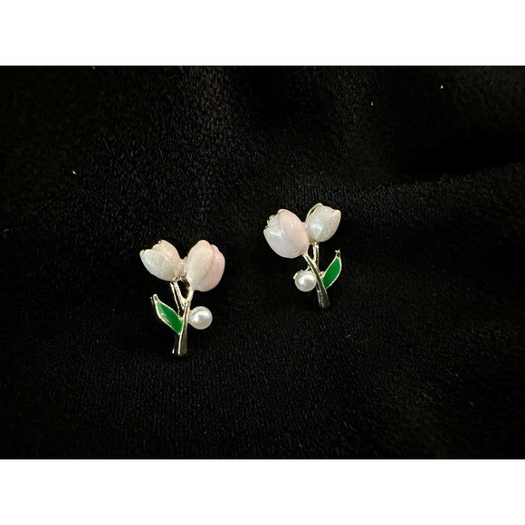 Flower Rose Stud Earrings Dainty Floral Spring Pink Jewelry - Picture 3 of 3